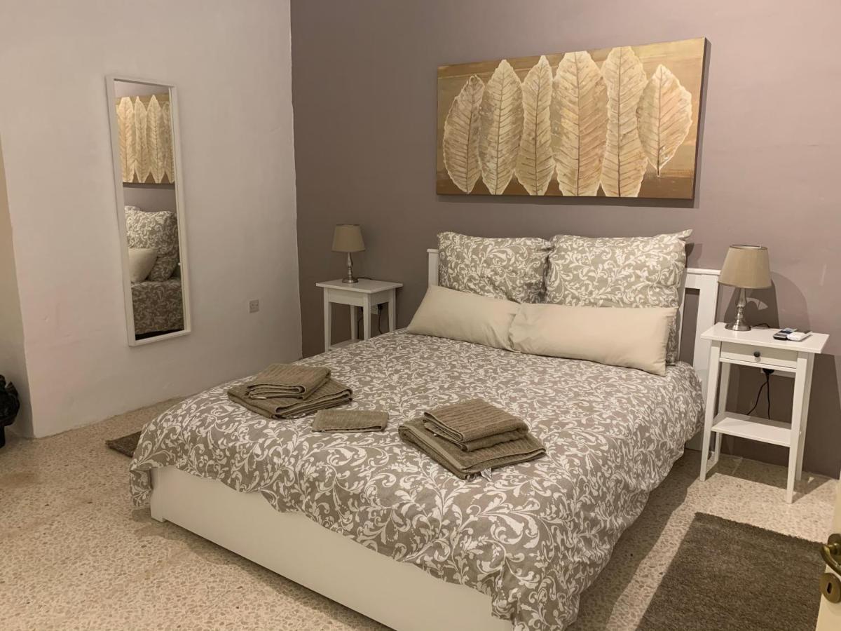 4 Bedroom Apartment In Sliema Near The Sea Exterior foto