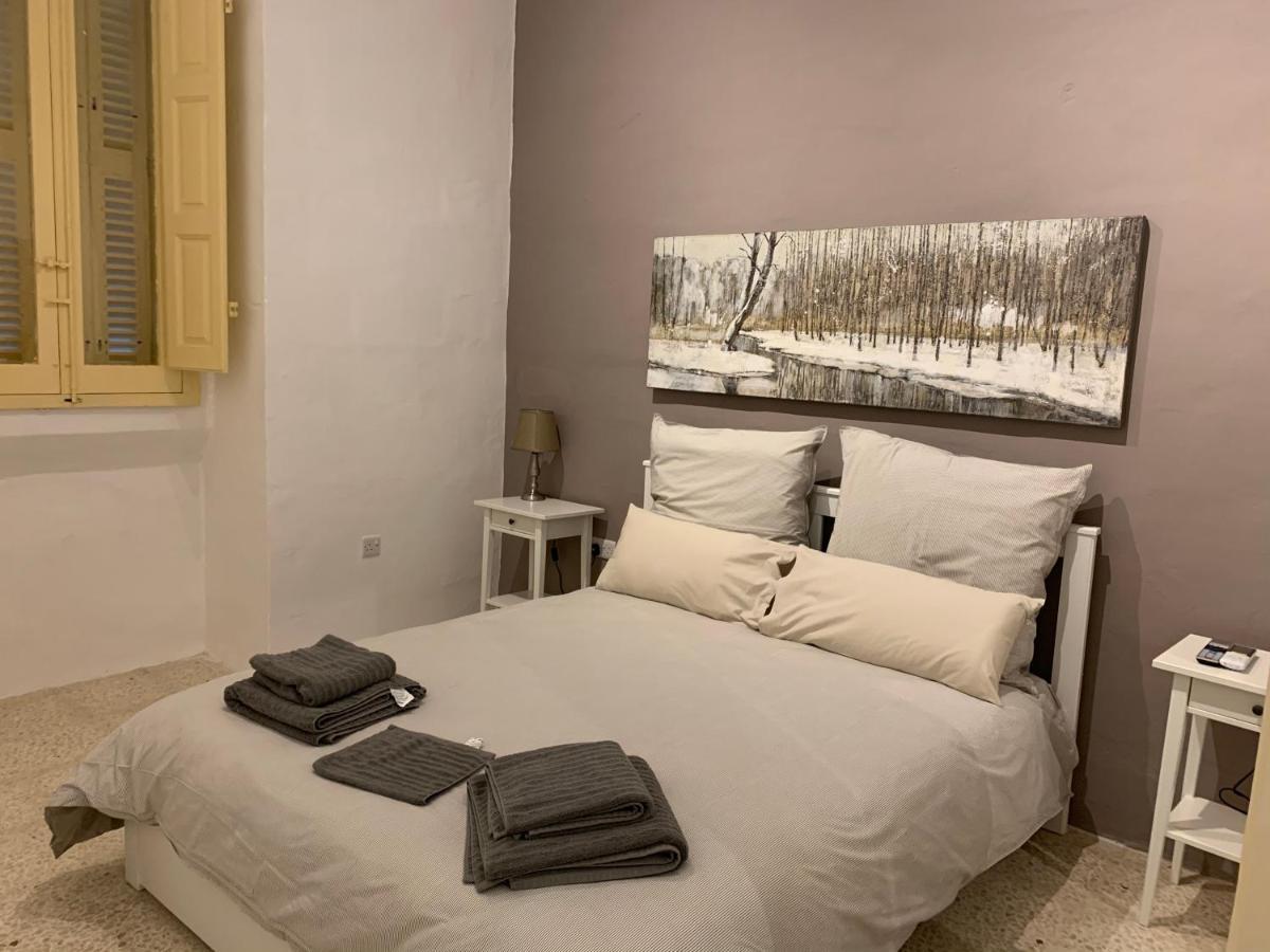 4 Bedroom Apartment In Sliema Near The Sea Exterior foto