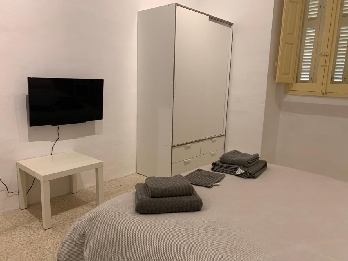 4 Bedroom Apartment In Sliema Near The Sea Exterior foto